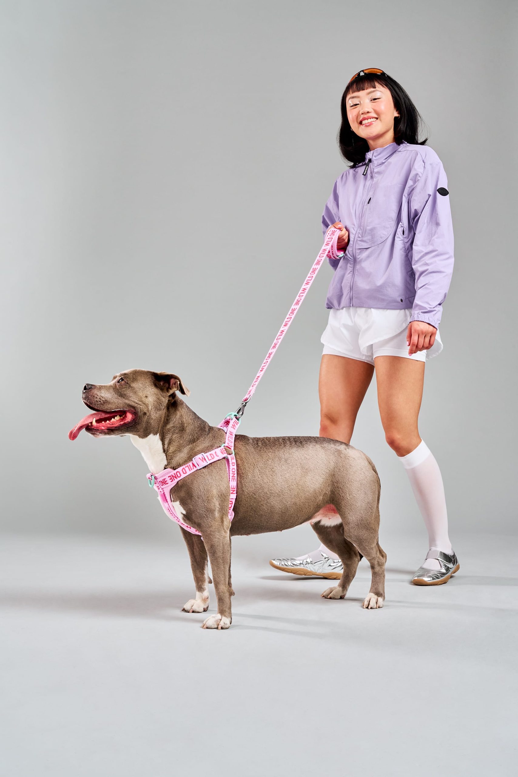 WO_VM_StepInHarness_Leash_Bubblegum_AirCollection_Campaign_05_2x3_Web_2.jpg