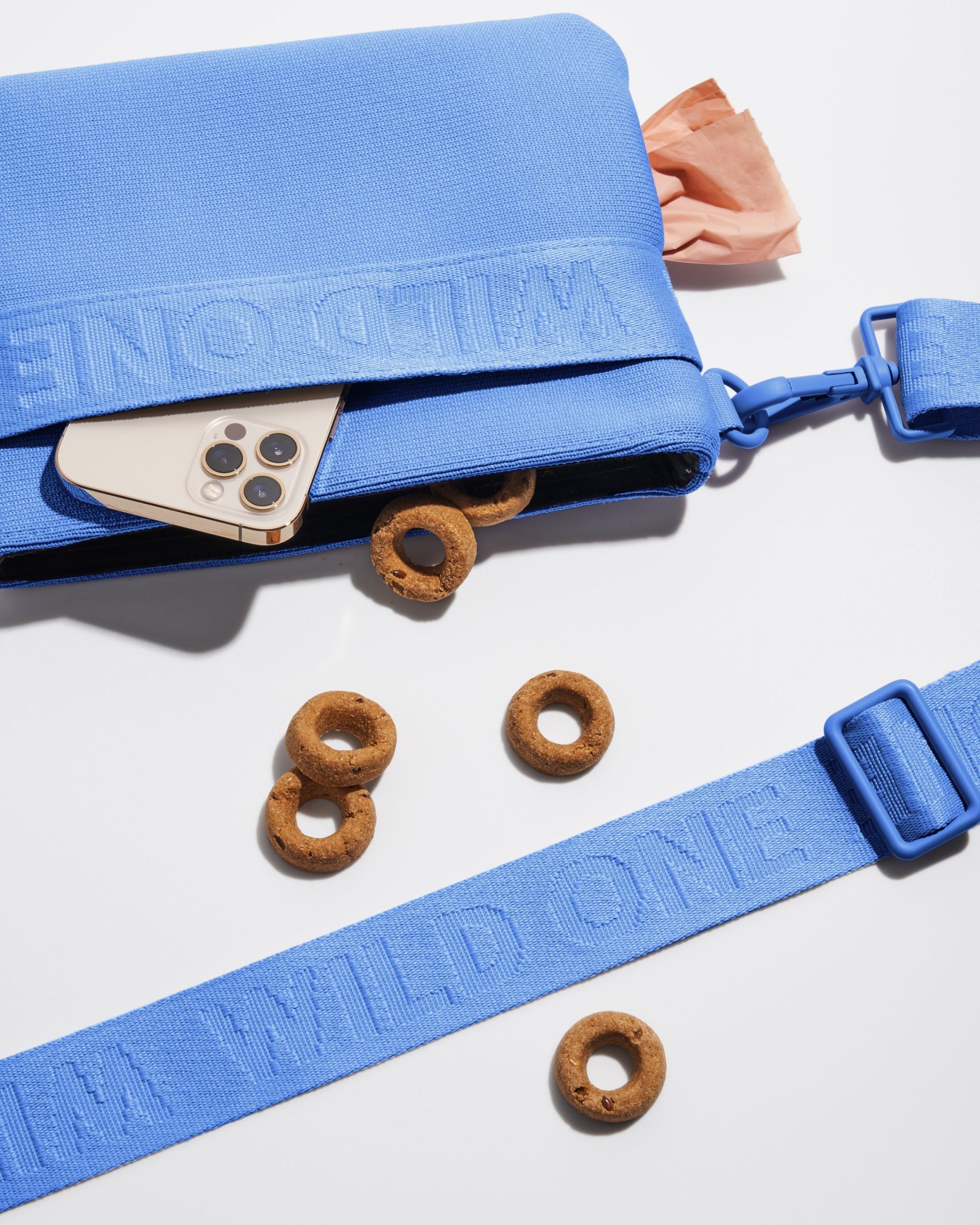 WO_VM_Studio_TreatPouch_Moonstone_01_4x5_Web-593598.jpg