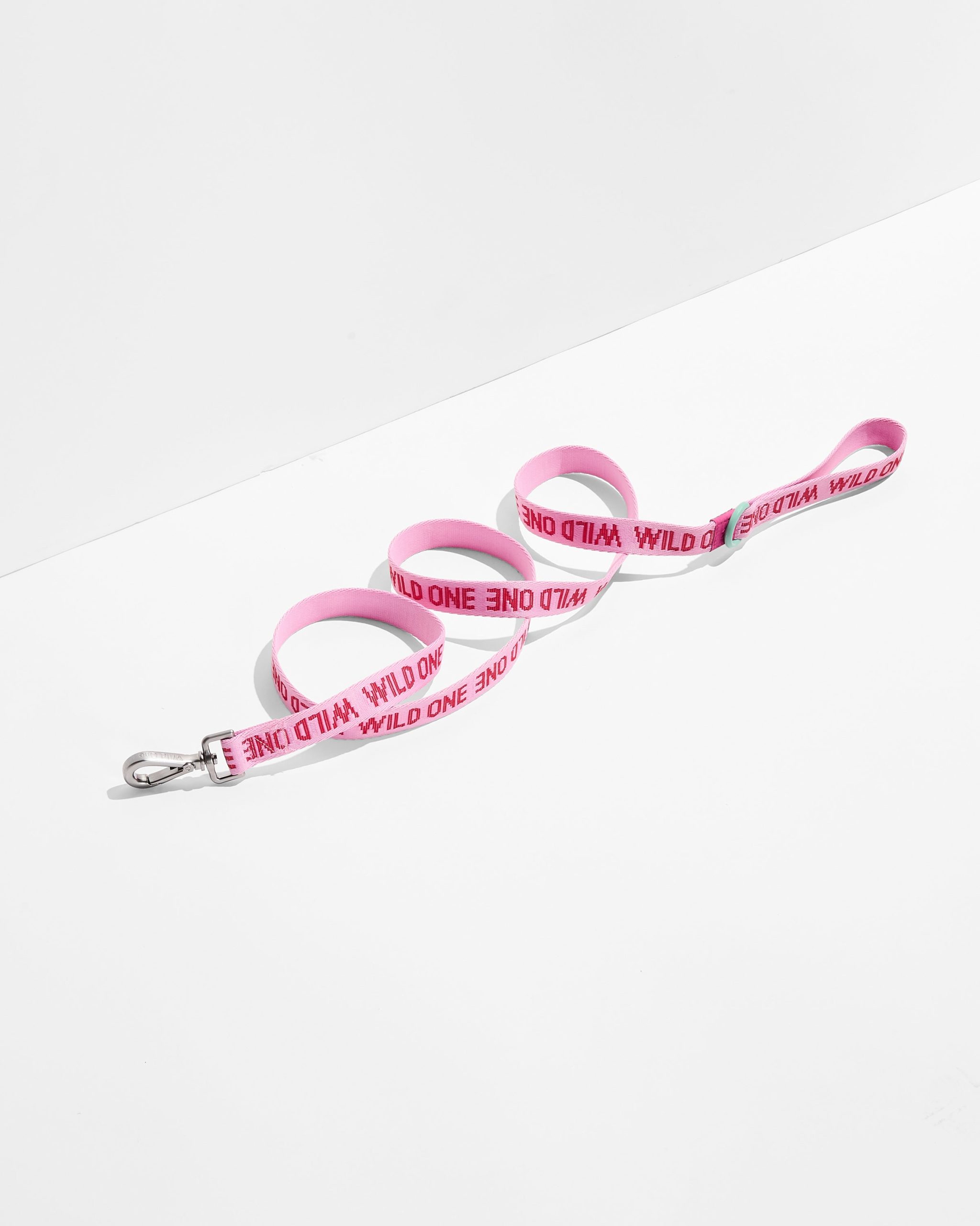 WO_VM_WovenLeash_Bubblegum_AirCollection_PDP_01_4x5_Web.jpg